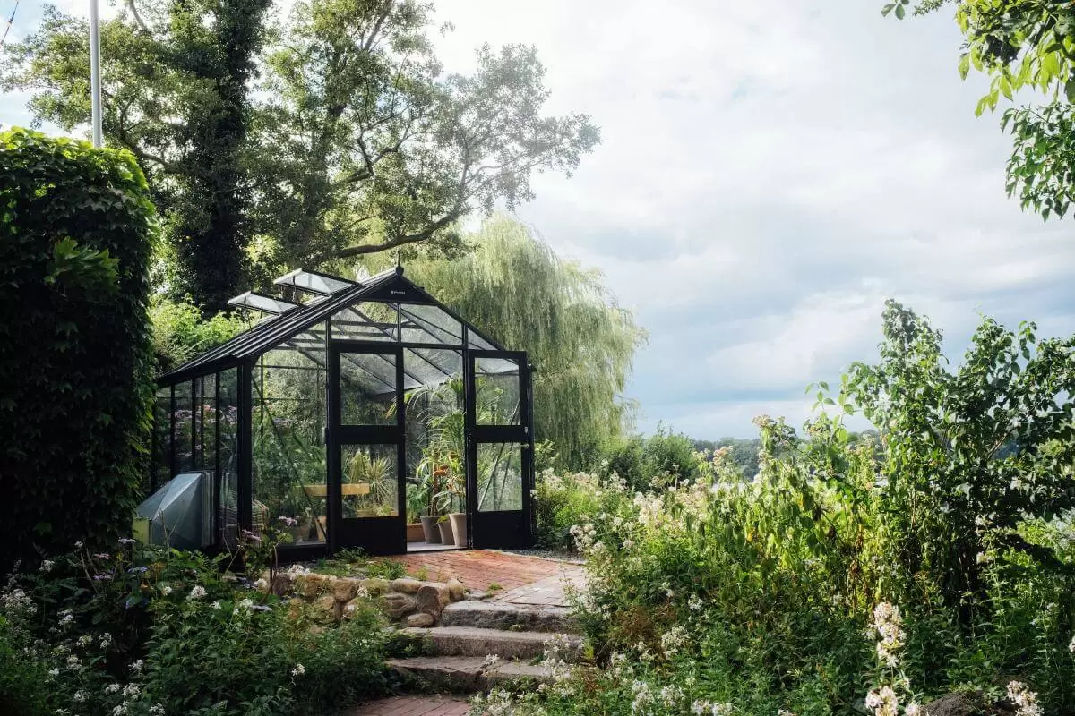 Comment fabriquer une serre pour son jardin